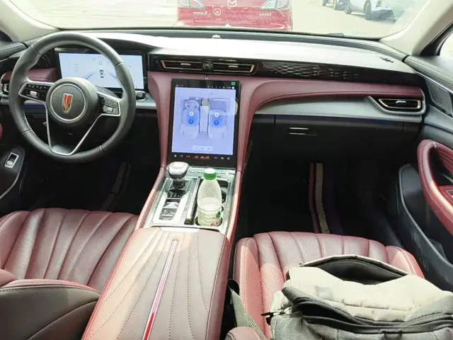 Hongqi H5 — Фото автомобиля 12