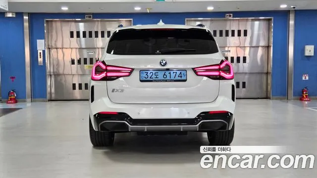 BMW iX3 G08 (2020–2024) — Фото автомобиля 4