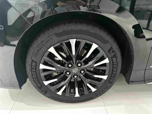 Toyota Vellfire — Фото автомобиля 4