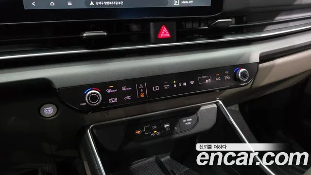 Kia Carnival Generation 4 — Фото автомобиля 23