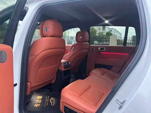 Li Auto L7 — Фото автомобиля 6