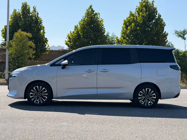 Wuling Starlight 730 — Фото автомобиля 4