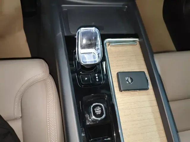 Volvo XC60 — Фото автомобиля 13