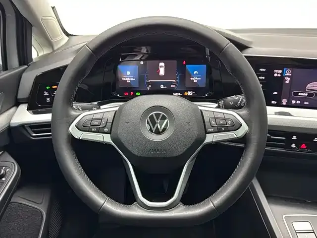 Volkswagen Golf — Фото автомобиля 16