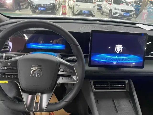 BYD Qin L — Фото автомобиля 15