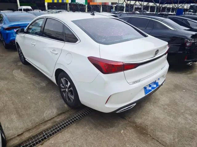 Changan Eado — Фото автомобиля 15