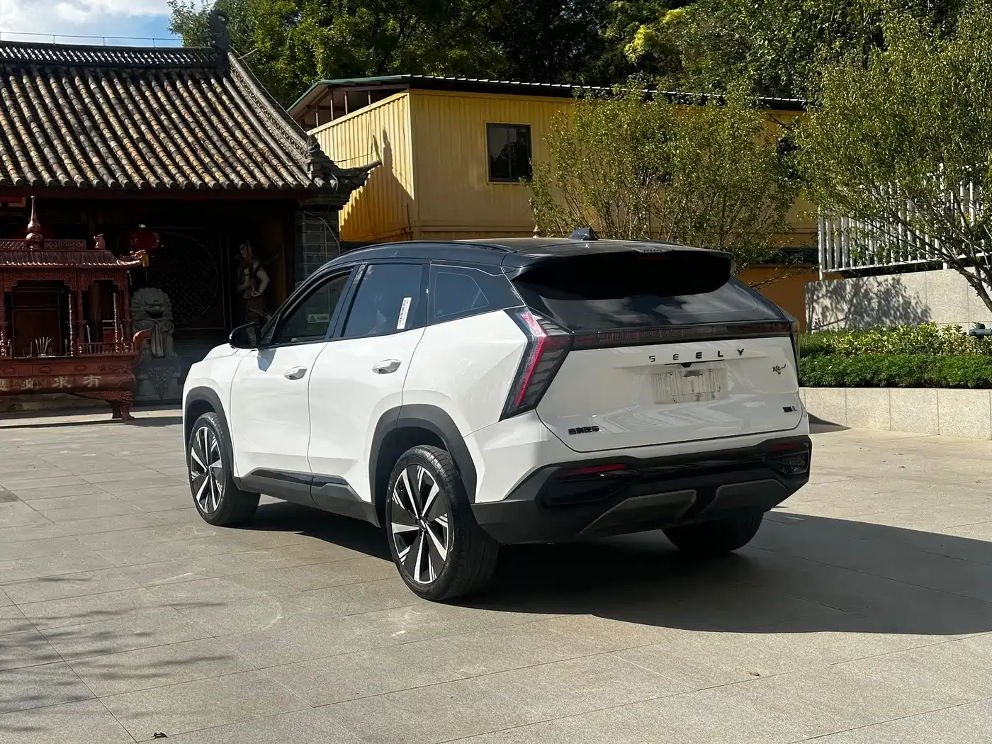 Geely Boyue L 2023 1.5TD DCT Premium — Фото автомобиля 11