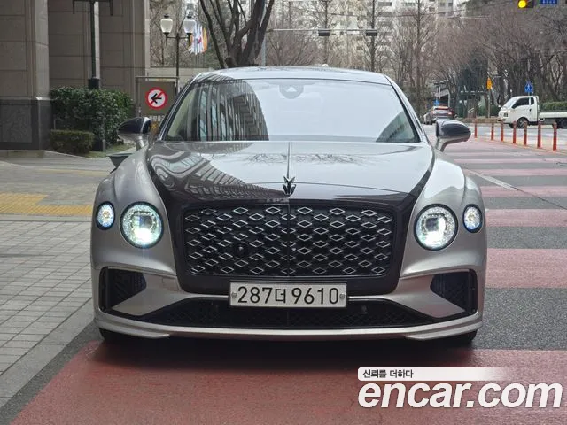 Bentley Flying Spur — Фото автомобиля 2