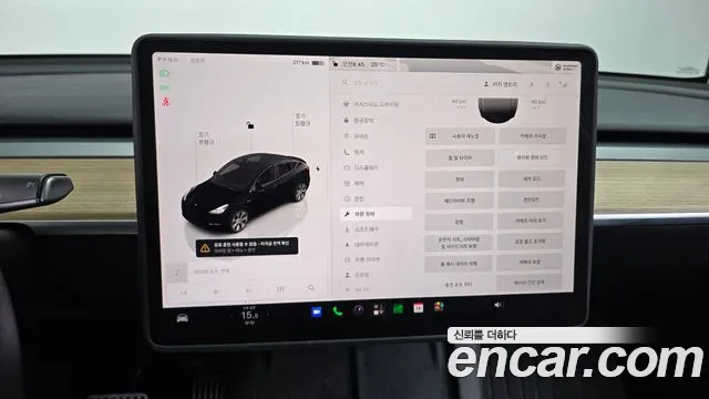 Tesla Model Y — Фото автомобиля 13