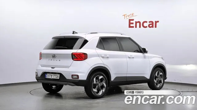 Hyundai Venue — Фото автомобиля 2