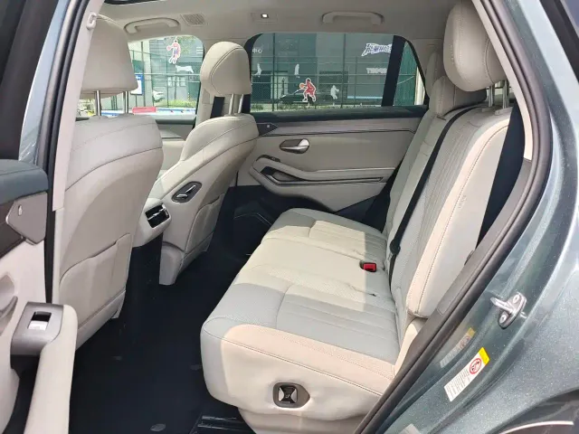 BYD Tang L — Фото автомобиля 5