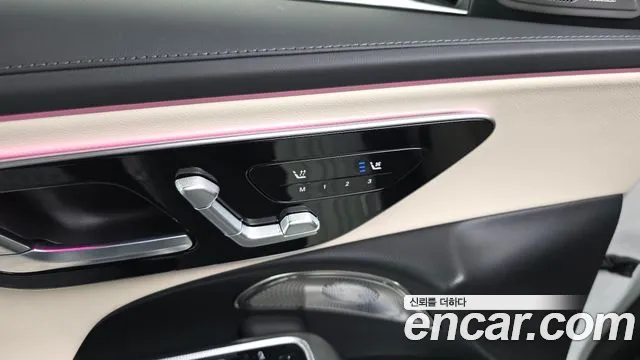 Mercedes-Benz E-Class — Фото автомобиля 22