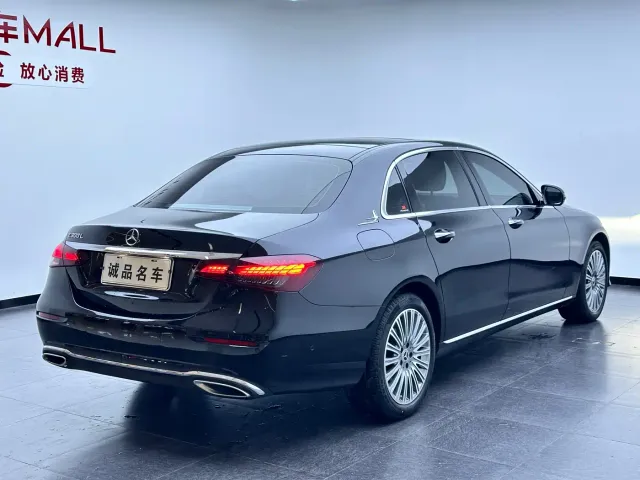 Mercedes-Benz E-Class — Фото автомобиля 8