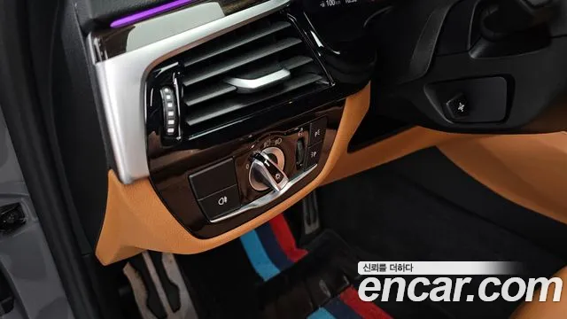 BMW 5 Series G30 — Фото автомобиля 25