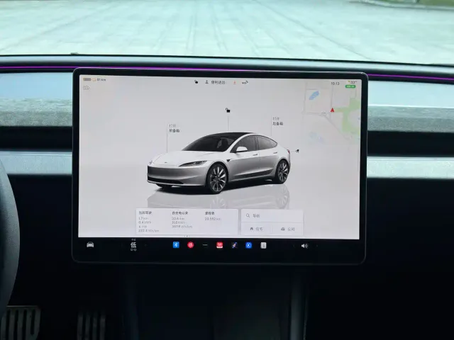 Tesla Model 3 — Фото автомобиля 12