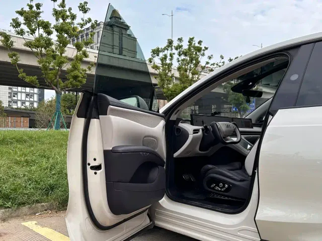 IM Motors IM LS7 2023 Model 90kWh Elite RWD Edition — Фото автомобиля 10
