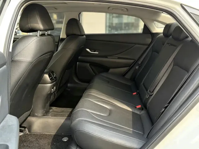 Hyundai Elantra — Фото автомобиля 6