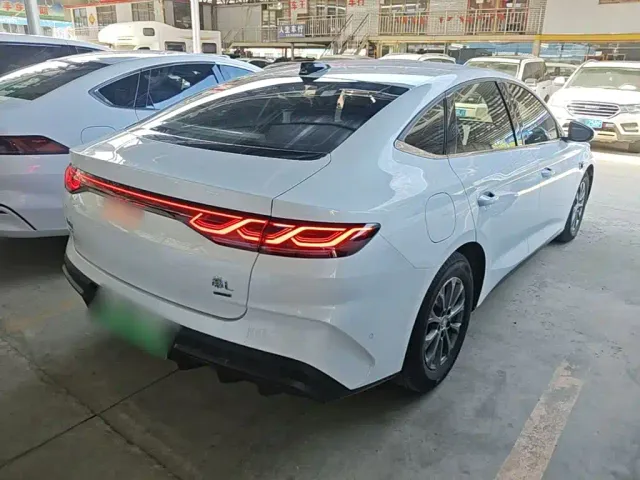 BYD Qin L — Фото автомобиля 6