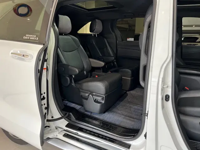 Toyota Granvia — Фото автомобиля 17