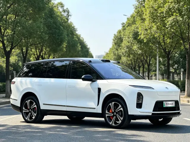 Nio ES8 — Фото автомобиля 2