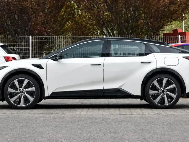 Toyota bZ5 — Фото автомобиля 7