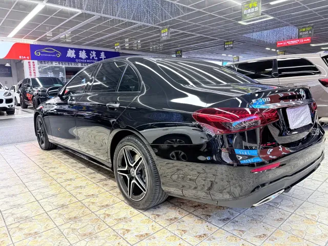Mercedes-Benz E-Class — Фото автомобиля 8