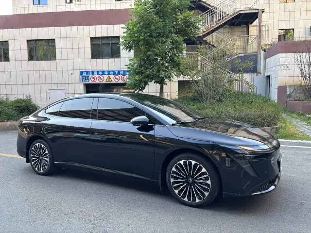Nissan N7 — Фото автомобиля 3