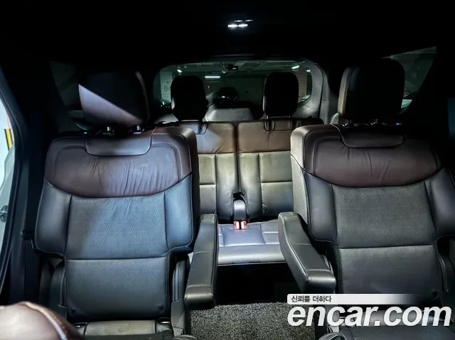 Ford Explorer Explorer 6 поколение 3.0 Platinum 4WD — Фото автомобиля 9