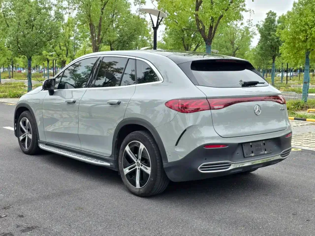 Mercedes-Benz EQE SUV — Фото автомобиля 6