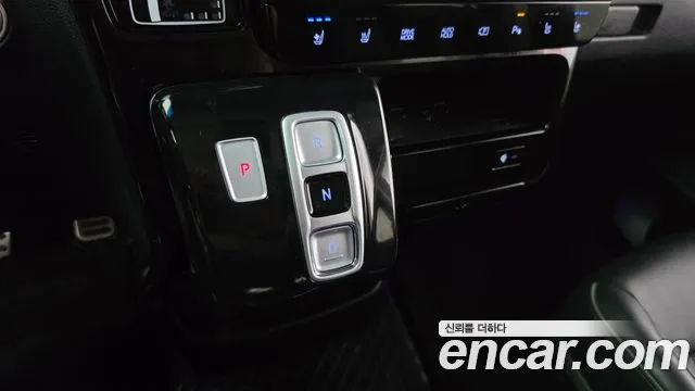 Hyundai Staria Staria 4WD Lounge 9 мест — Фото автомобиля 9