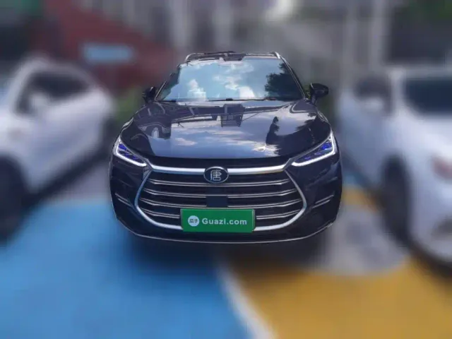 BYD Tang — Фото автомобиля 23