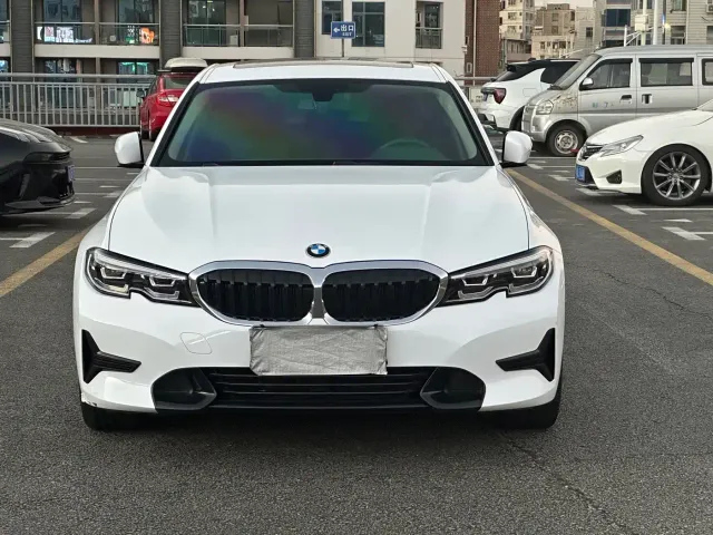 BMW 3 Series — Фото автомобиля 2