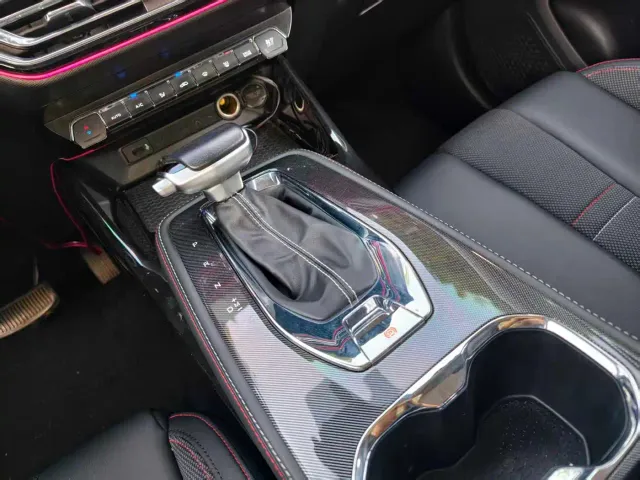 Changan Oushang X5 — Фото автомобиля 12