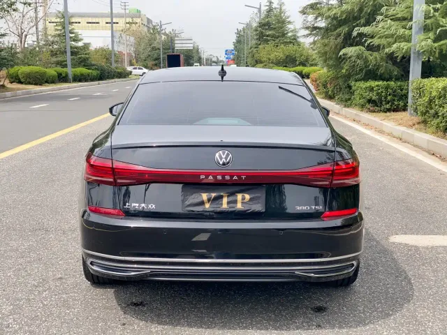 Volkswagen Passat — Фото автомобиля 6