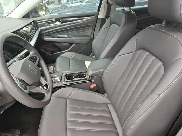 Volkswagen Passat — Фото автомобиля 14