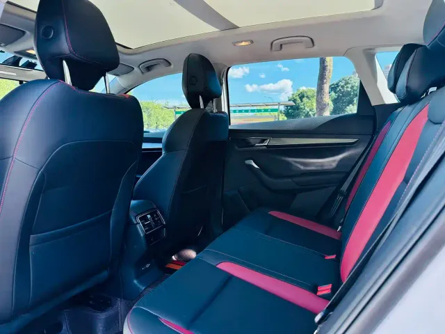 Skoda Karoq — Фото автомобиля 9