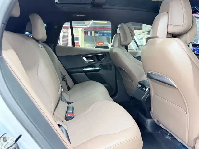 Mercedes-Benz EQE SUV — Фото автомобиля 10