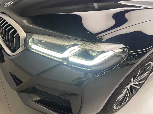 BMW 5 Series — Фото автомобиля 12
