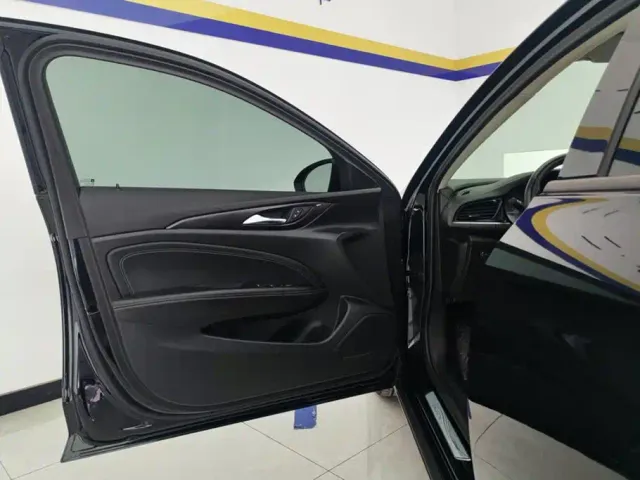 Buick Regal — Фото автомобиля 7