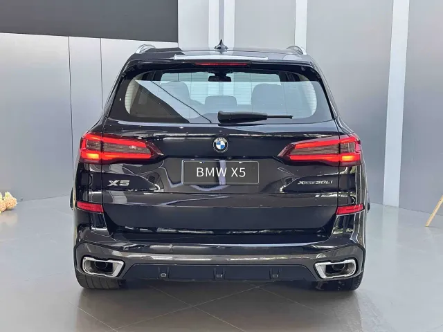 BMW X5 — Фото автомобиля 3