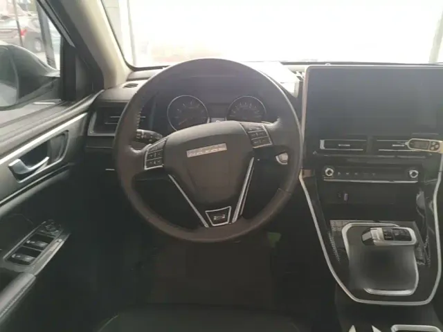 Haval M6 — Фото автомобиля 10