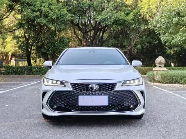 Toyota Avalon — Фото автомобиля 2