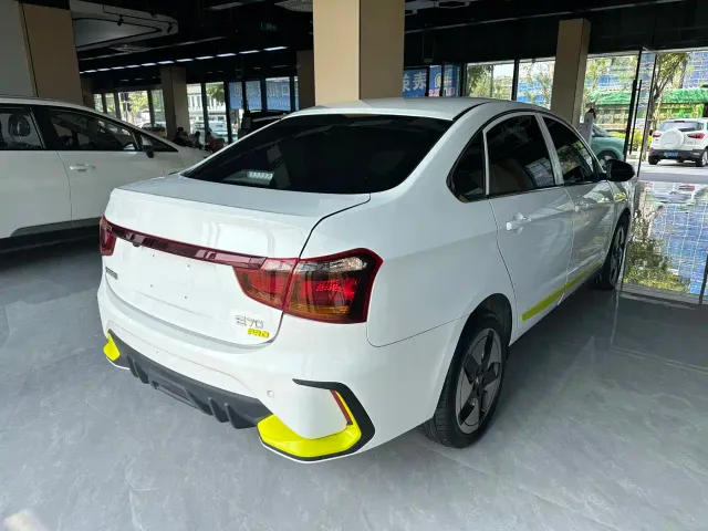 Dongfeng Fengshen E70 — Фото автомобиля 4
