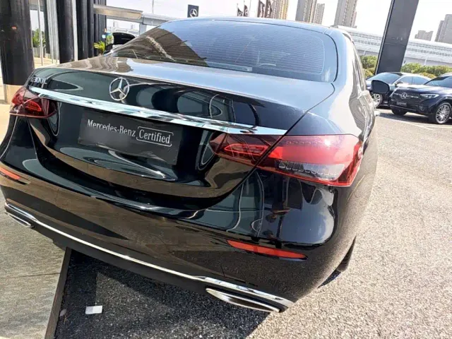 Mercedes-Benz E-Class — Фото автомобиля 7