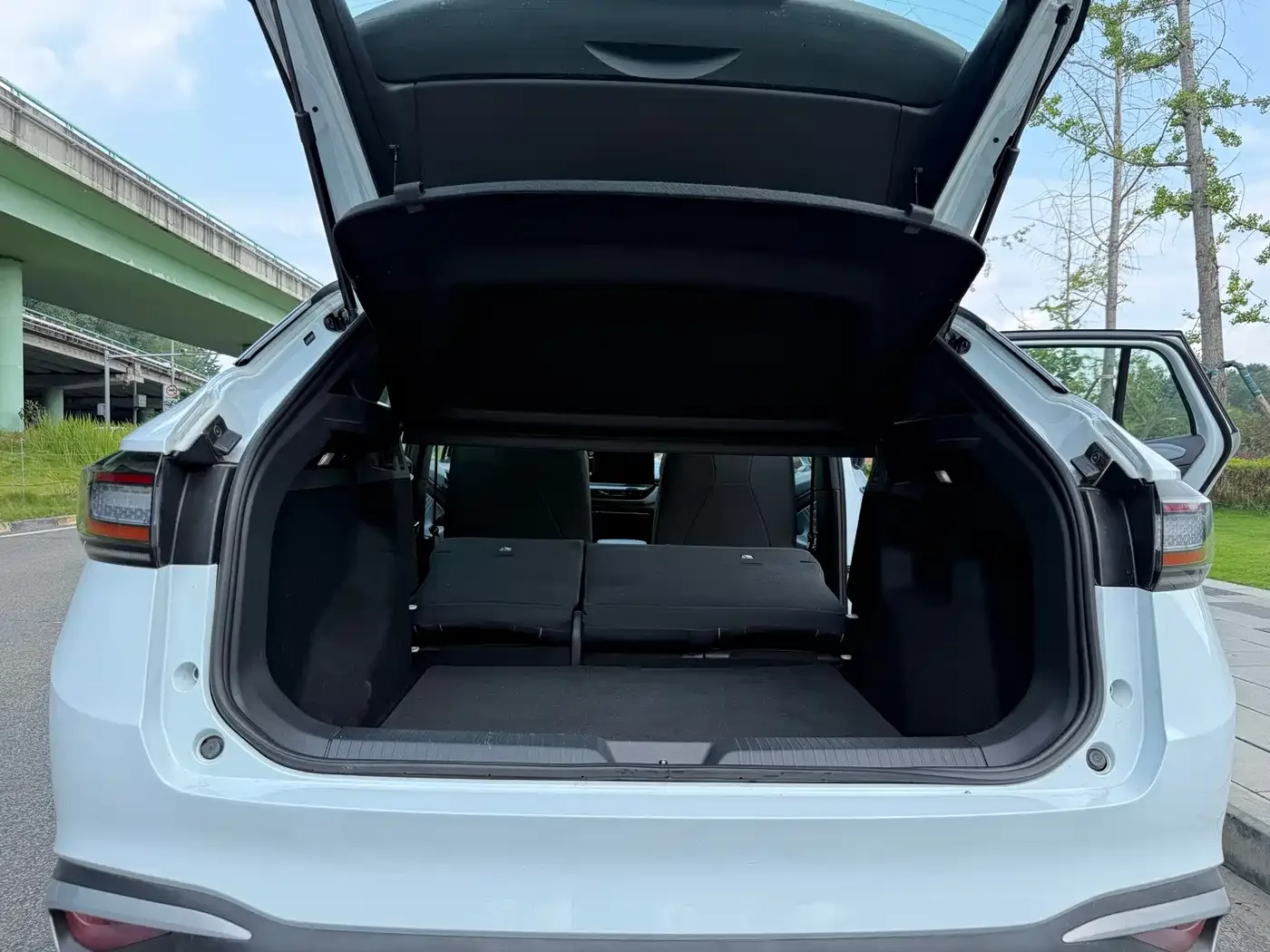 Volkswagen Volkswagen ID.4 X 2023 Pure Smart Edition — Фото автомобиля 11