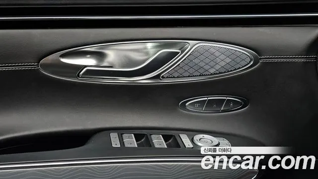 Genesis GV70 — Фото автомобиля 30