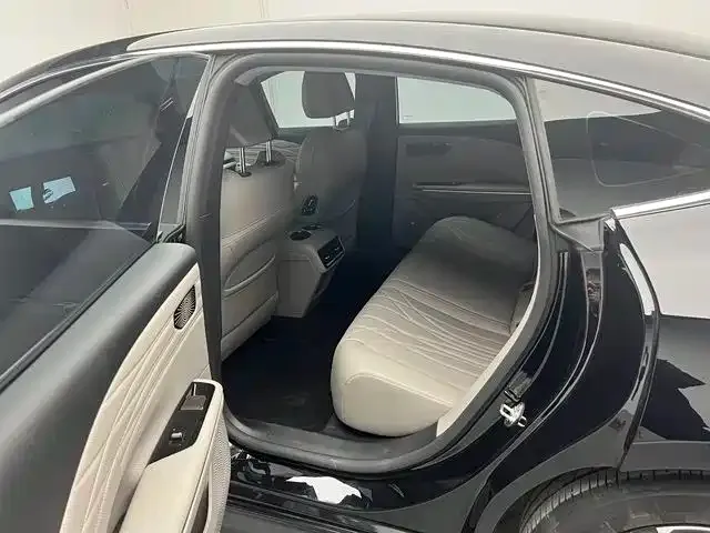 Geely Galaxy Xingyao 8 — Фото автомобиля 14