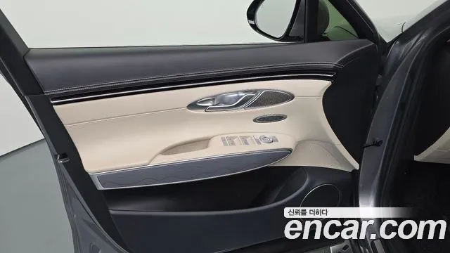 Genesis GV70 — Фото автомобиля 13