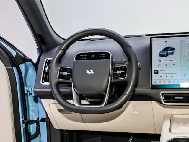 Li Auto L7 — Фото автомобиля 19