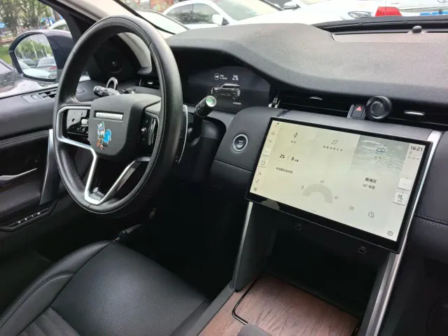 Land Rover Discovery Sport — Фото автомобиля 12